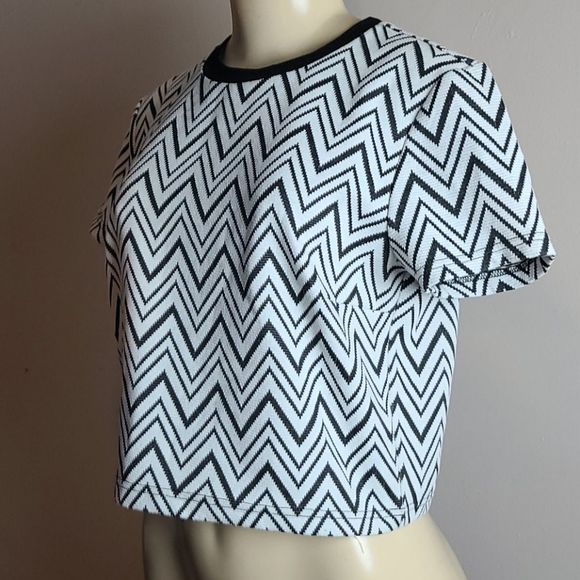FOREVER21 Black & White Shirt Size M - Picture 4 of 7